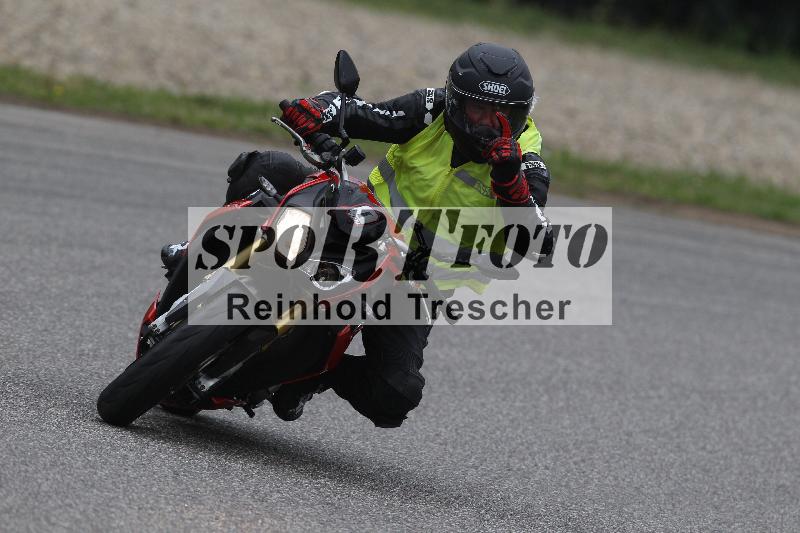 Archiv-2025/10 23.04.2025 Cornu Master School ADR/rot-rouge/0